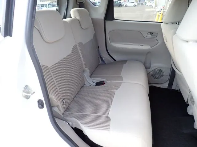 ムーヴ（ダイハツ）の車両写真