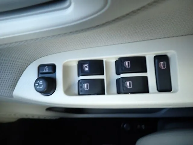 ムーヴ（ダイハツ）の車両写真