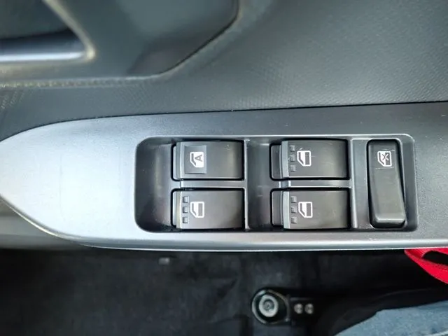 ミラ イース(ダイハツ)の車両写真
