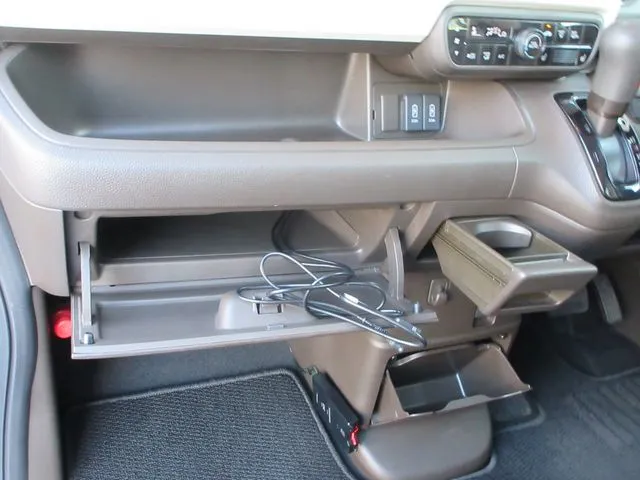 Ｎ　ＢＯＸ　４ＷＤ（ホンダ）の車両写真