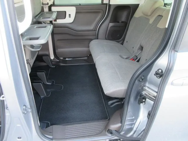 Ｎ　ＢＯＸ　４ＷＤ（ホンダ）の車両写真