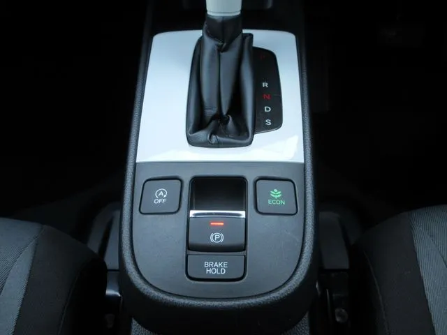 ホンダ　フィット　４ＷＤ