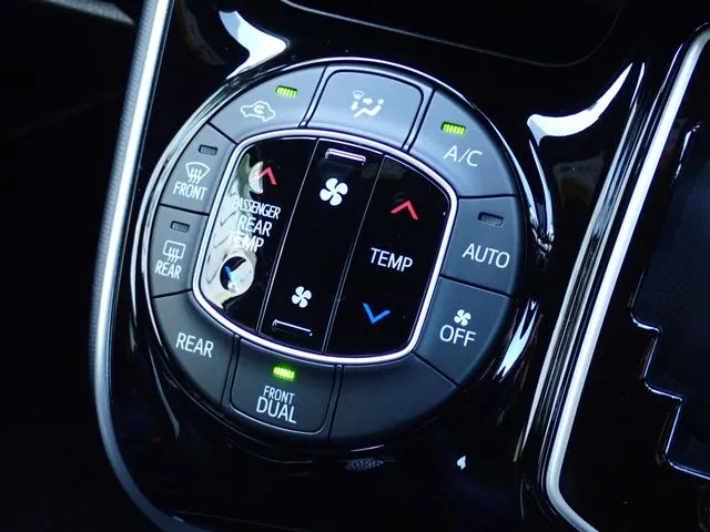 ヴォクシー(トヨタ)の車両写真