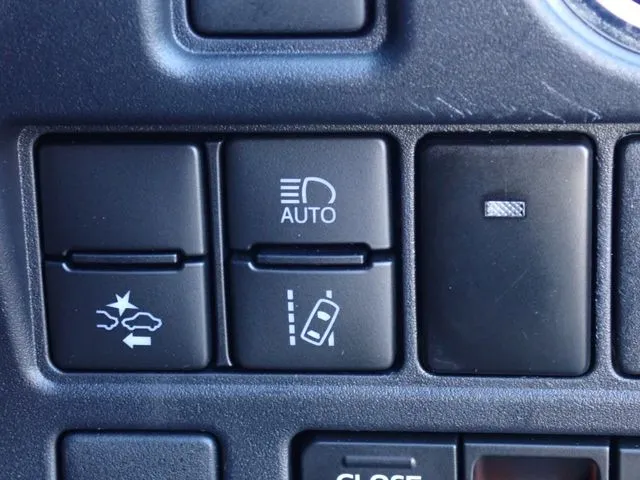 ヴォクシー(トヨタ)の車両写真