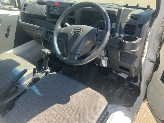ハイゼットトラック 4WD(ダイハツ)の車両写真