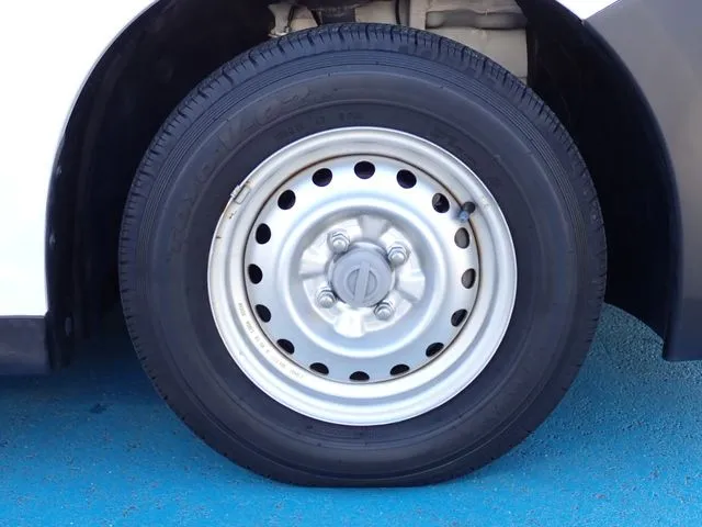 ニッサン　ＮＶ１５０　ＡＤ　２ＷＤ
