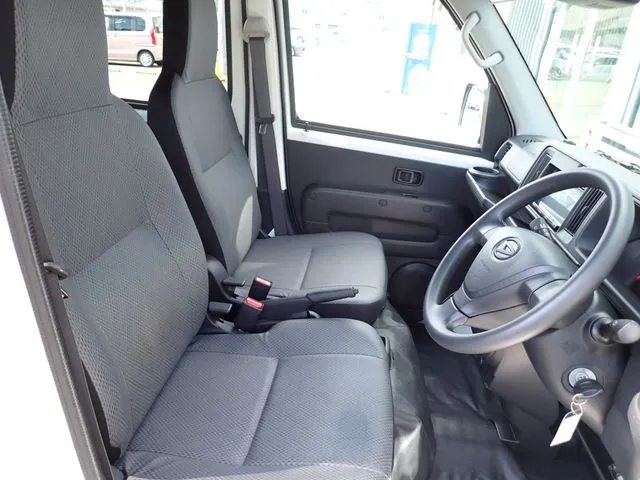 ハイゼットカーゴ(ダイハツ)の車両写真