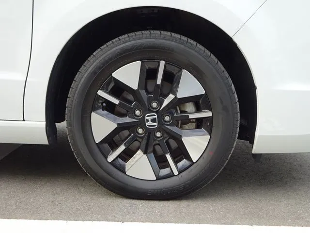 ステップワゴン 4WD(ホンダ)の車両写真