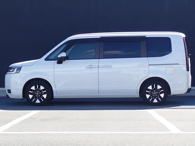 ステップワゴン 4WD(ホンダ)の車両写真
