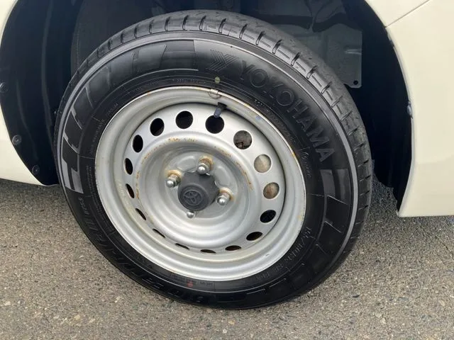プロボックスバン　４ＷＤ（トヨタ）の車両写真