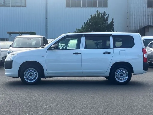 プロボックスバン　４ＷＤ（トヨタ）の車両写真