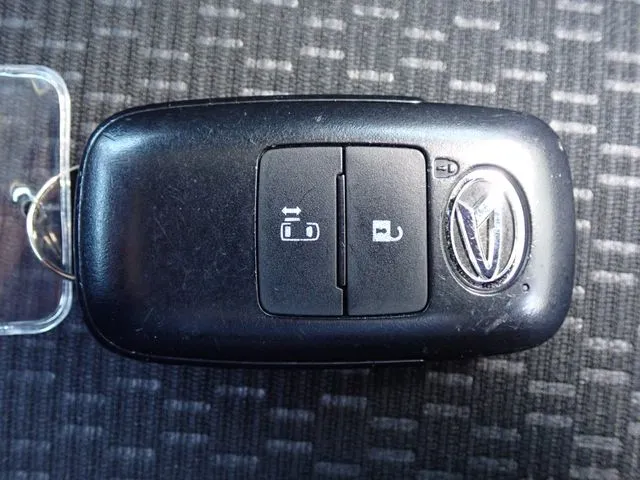 ダイハツ　トール　４ＷＤ