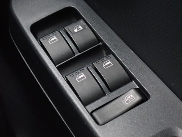 ミラ イース(ダイハツ)の車両写真