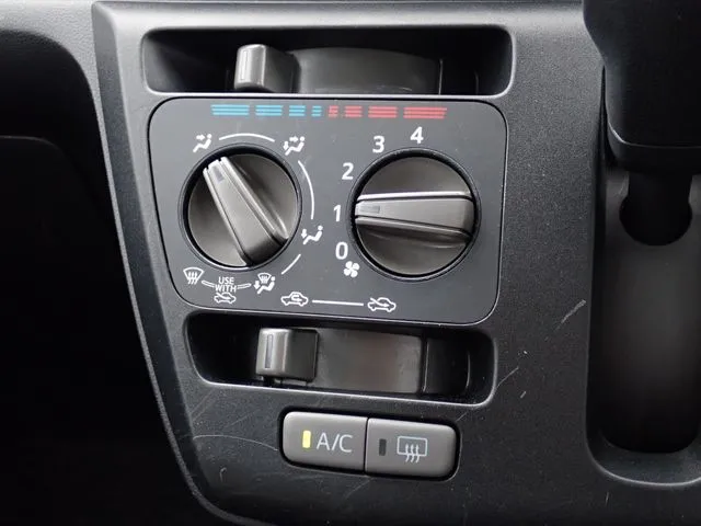 ミラ イース(ダイハツ)の車両写真