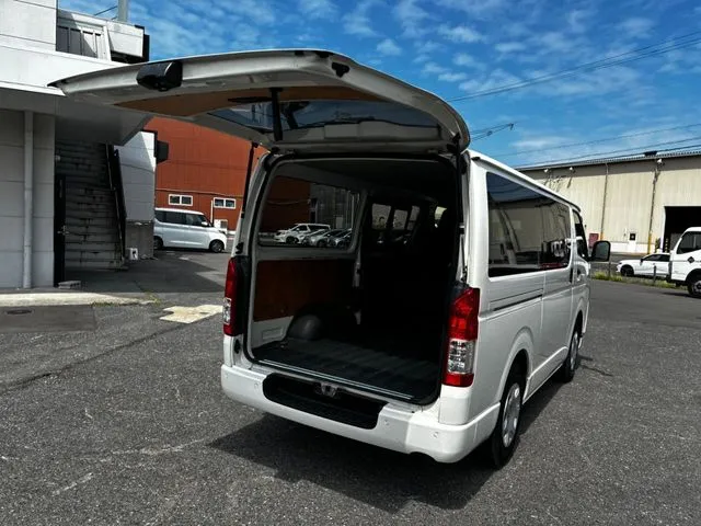 トヨタ　ハイエースバン　１．２５ｔ　２ＷＤ