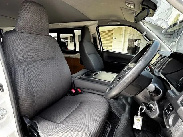 トヨタ　ハイエースバン　１．２５ｔ　２ＷＤ