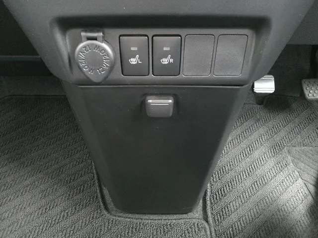 トヨタ　タンク　４ＷＤ