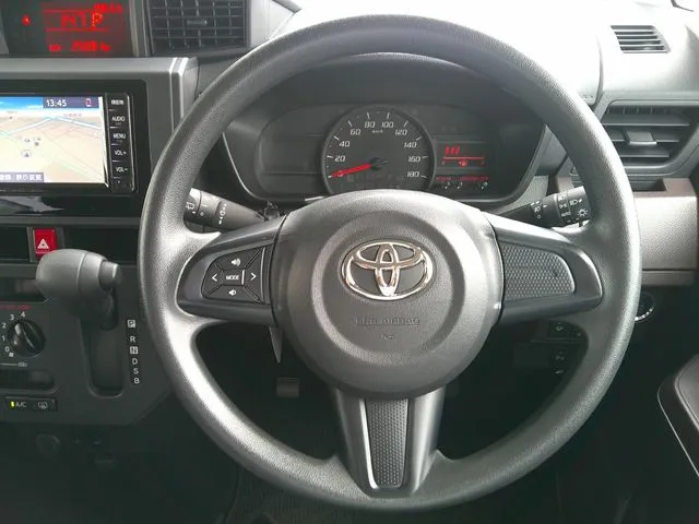 トヨタ　タンク　４ＷＤ