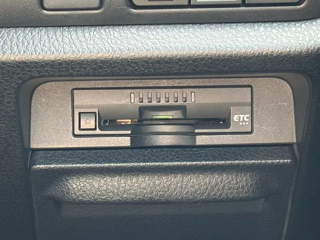 ノア ハイブリッド(トヨタ)の車両写真