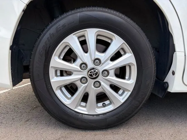 ノア ハイブリッド(トヨタ)の車両写真