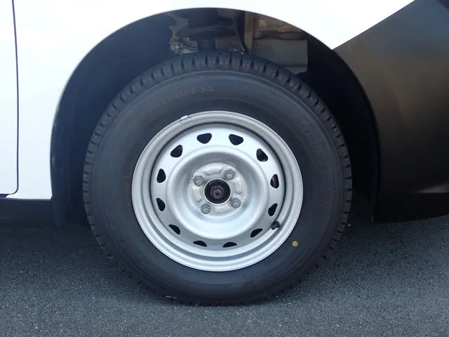 NV150 AD 4WD(ニッサン)の車両写真