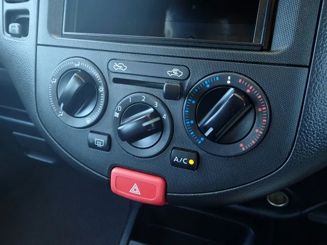 NV150 AD 4WD(ニッサン)の車両写真