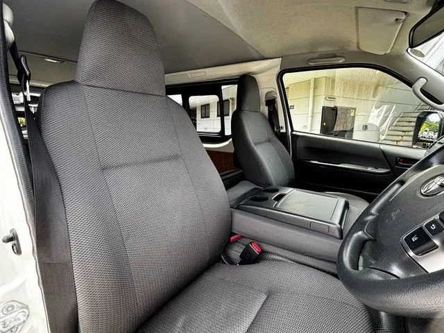 トヨタ　ハイエースバン　１．２５ｔ　２ＷＤ