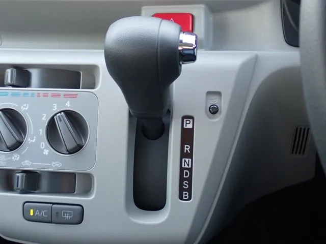 ミラ イース(ダイハツ)の車両写真
