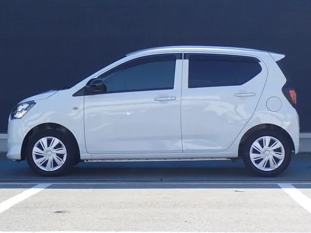 ミラ イース(ダイハツ)の車両写真