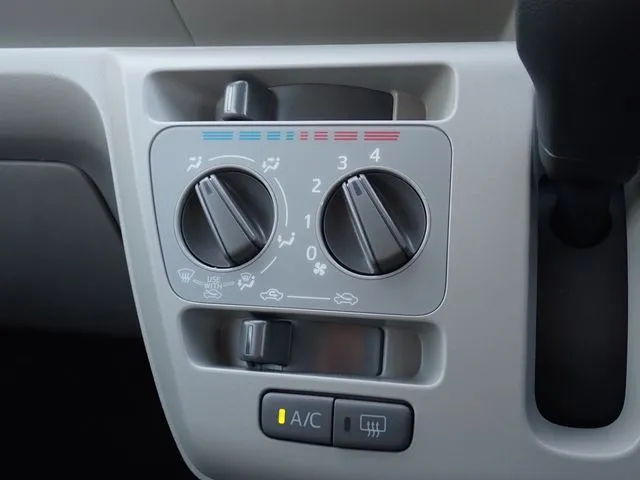 ミラ イース(ダイハツ)の車両写真
