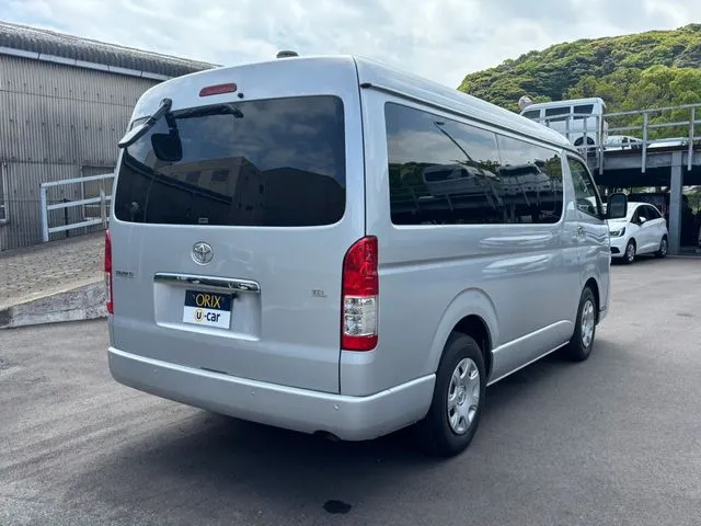トヨタ　ハイエースワゴン