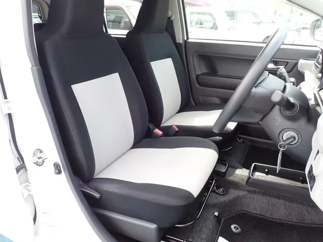 ミラ　イース　４ＷＤ（ダイハツ）の車両写真