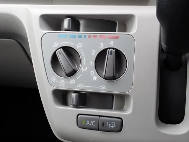 ミラ　イース　４ＷＤ（ダイハツ）の車両写真