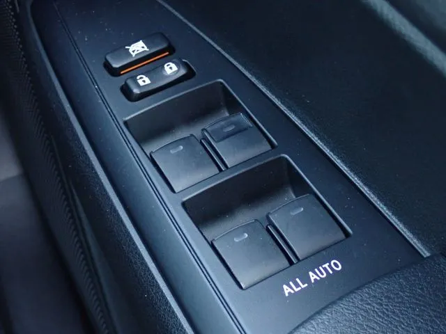 カローラフィールダー 4WD(トヨタ)の車両写真