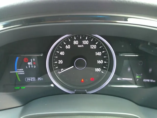 ホンダ　シャトル　ハイブリッド