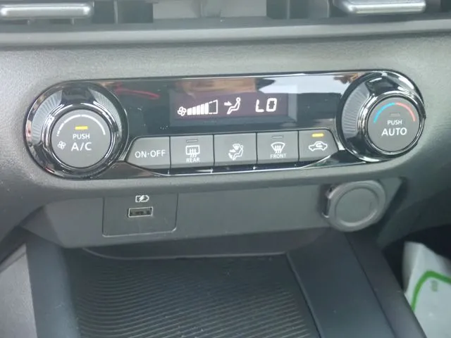 ノート（ニッサン）の車両写真