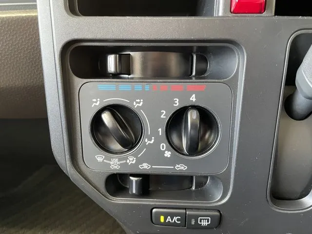 トール（ダイハツ）の車両写真