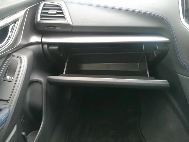 ＳＵＢＡＲＵ　ＸＶ　ハイブリッド（スバル）の車両写真