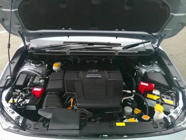 ＳＵＢＡＲＵ　ＸＶ　ハイブリッド（スバル）の車両写真
