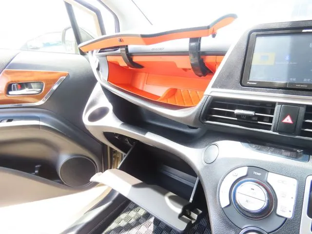シエンタ ハイブリッド(トヨタ)の車両写真