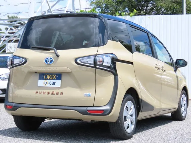 シエンタ ハイブリッド(トヨタ)の車両写真