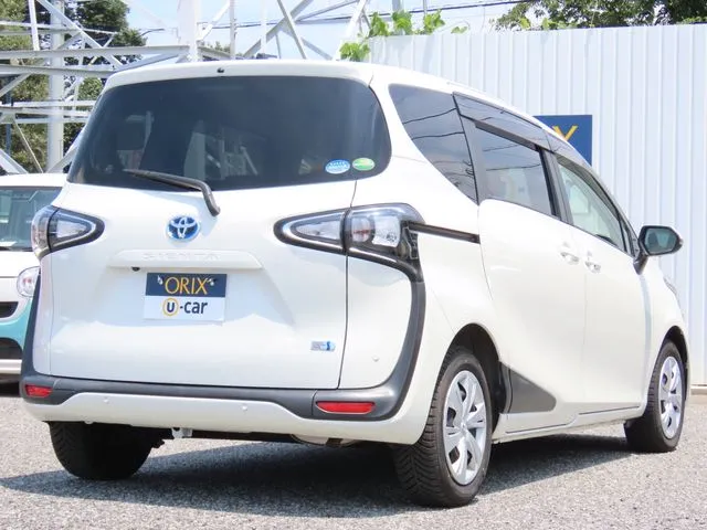 シエンタ ハイブリッド(トヨタ)の車両写真