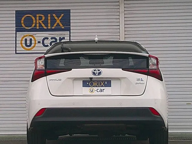プリウス 4WD(トヨタ)の車両写真