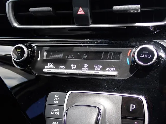 アクア（トヨタ）の車両写真