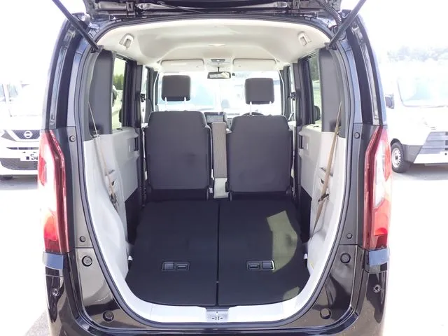 ホンダ　Ｎ　ＢＯＸ　４ＷＤ