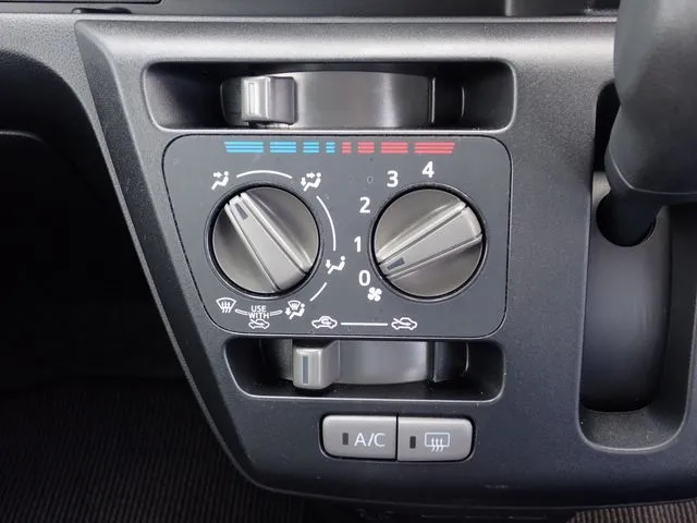ミラ　イース（ダイハツ）の車両写真