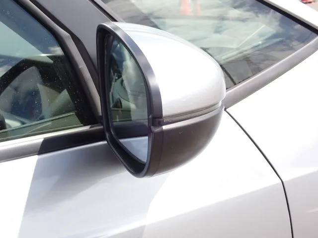 フィット　ｅ：ＨＥＶ（ホンダ）の車両写真