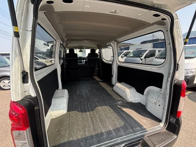 NV350キャラバン 1.25t(ニッサン)の車両写真