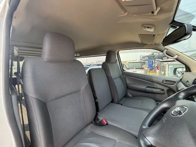 NV350キャラバン 1.25t(ニッサン)の車両写真