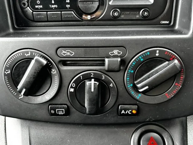 NV200バネットバン(ニッサン)の車両写真